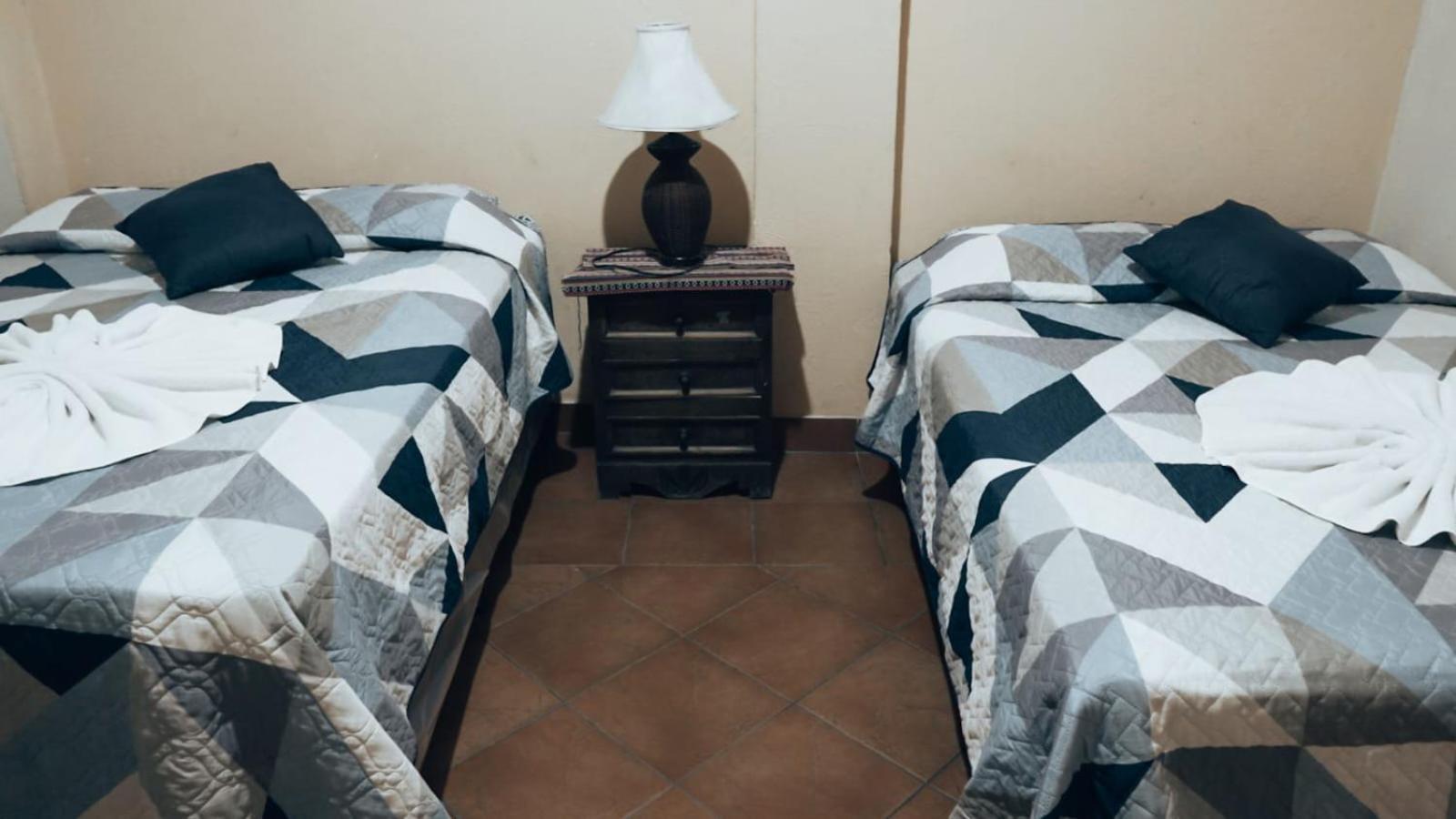 Hostal Dulces Sueños Panajachel Exterior foto